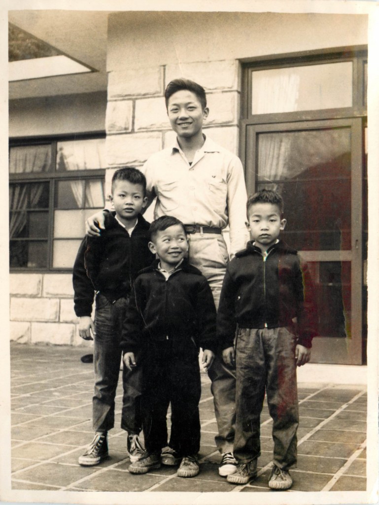 with Brothers in 1960 7